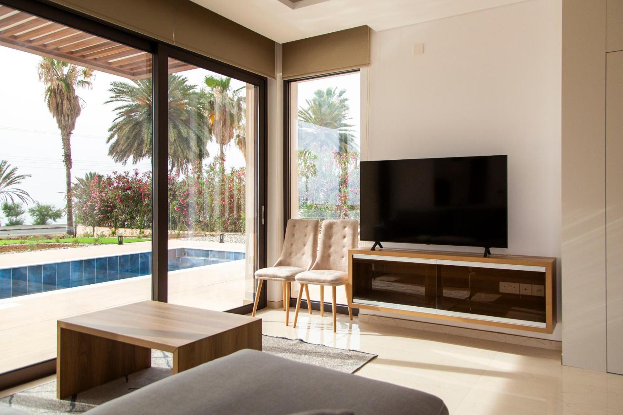 Santa Barbara Seafront W Jacuzzi Pool Villa Paphos