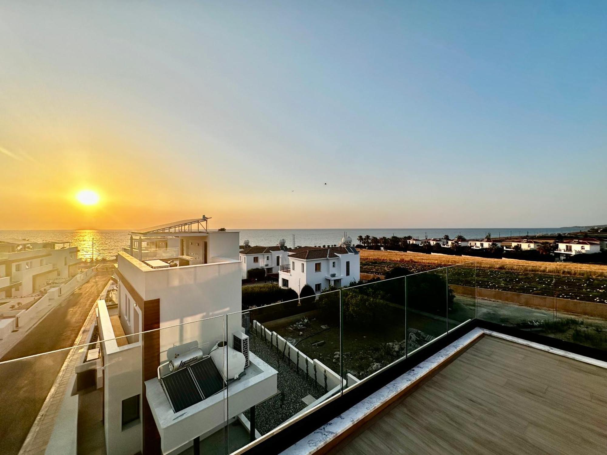 Santa Barbara Seafront W Jacuzzi Pool Villa Paphos