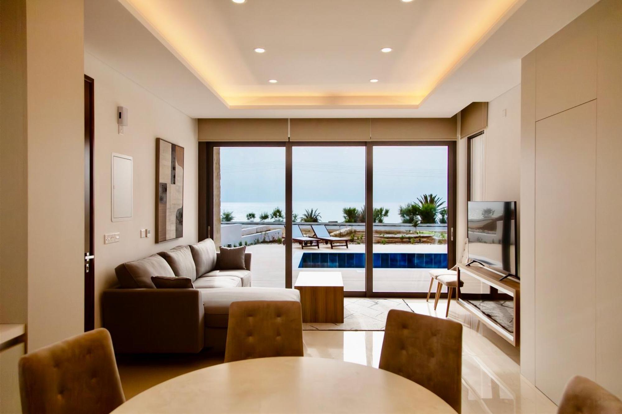 Santa Barbara Seafront W Jacuzzi Pool Villa *