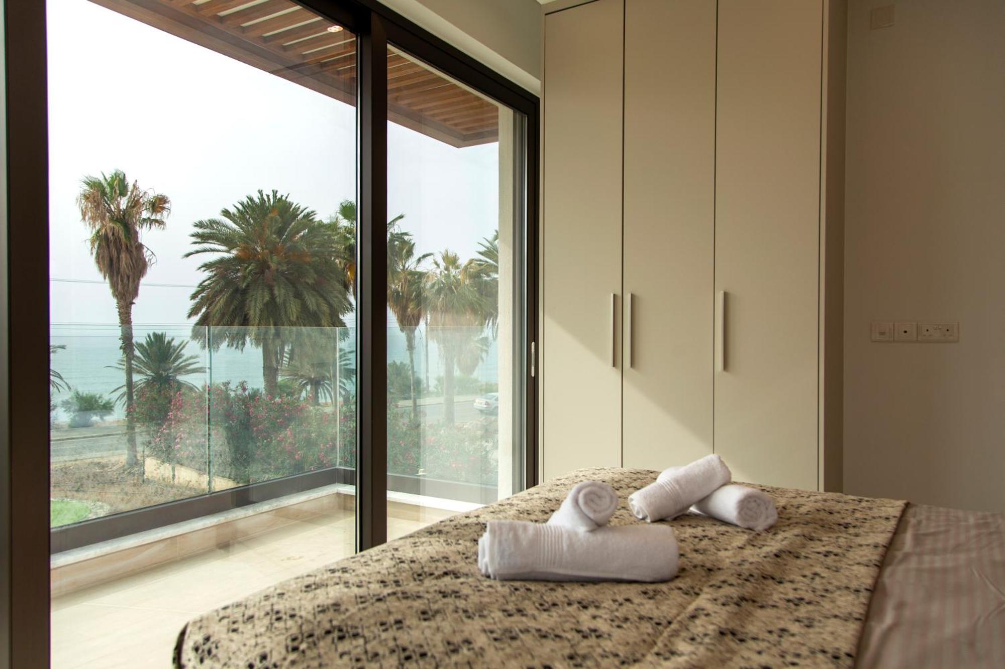 Villa Santa Barbara Seafront W Jacuzzi Pool Paphos