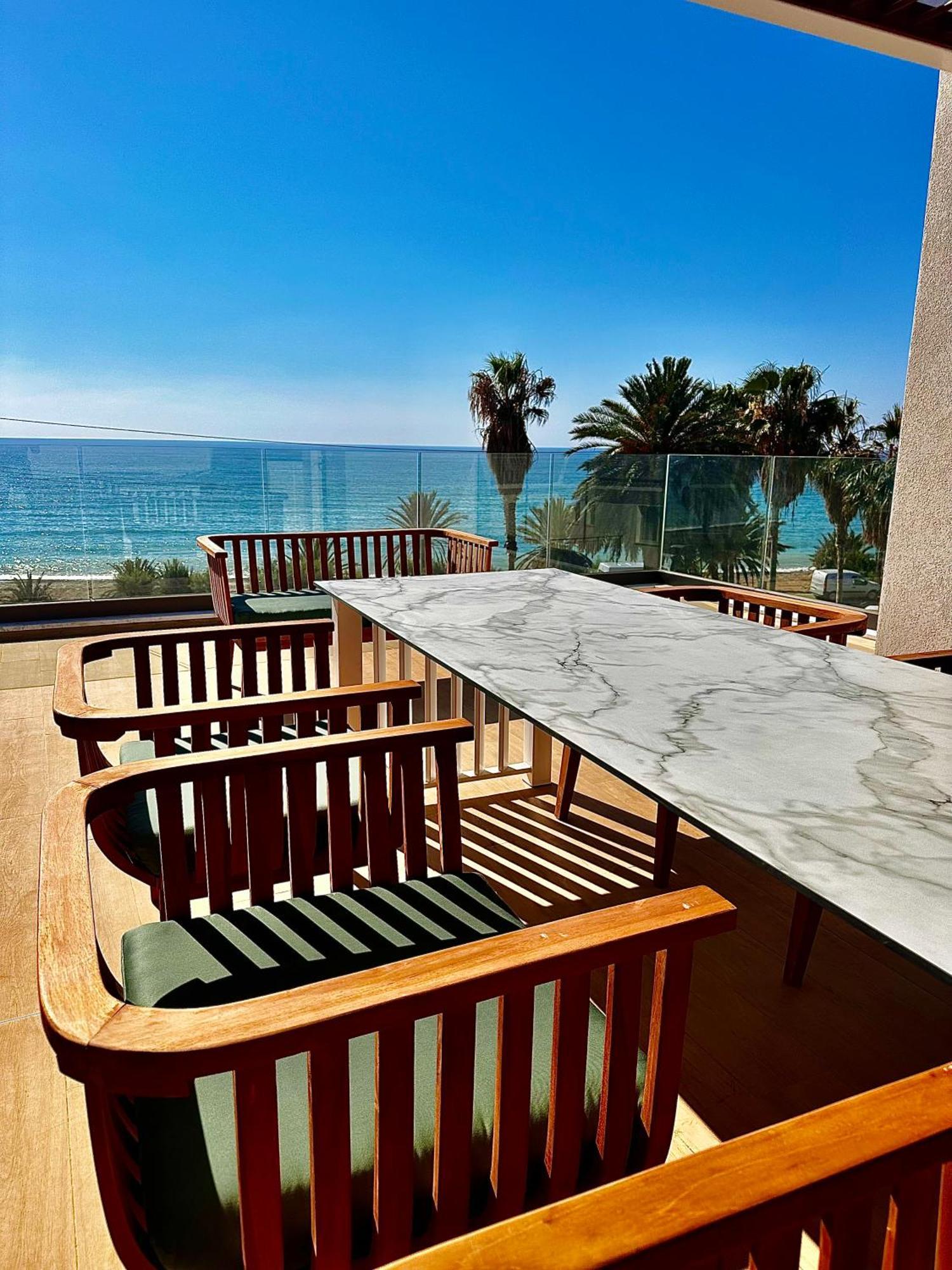 Santa Barbara Seafront W Jacuzzi Pool * Paphos