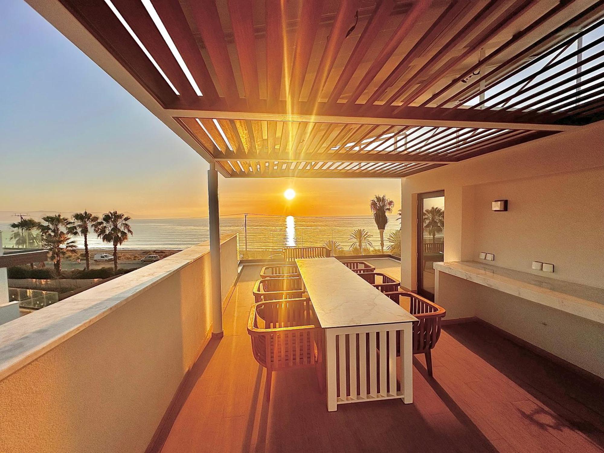 Santa Barbara Seafront W Jacuzzi Pool Villa