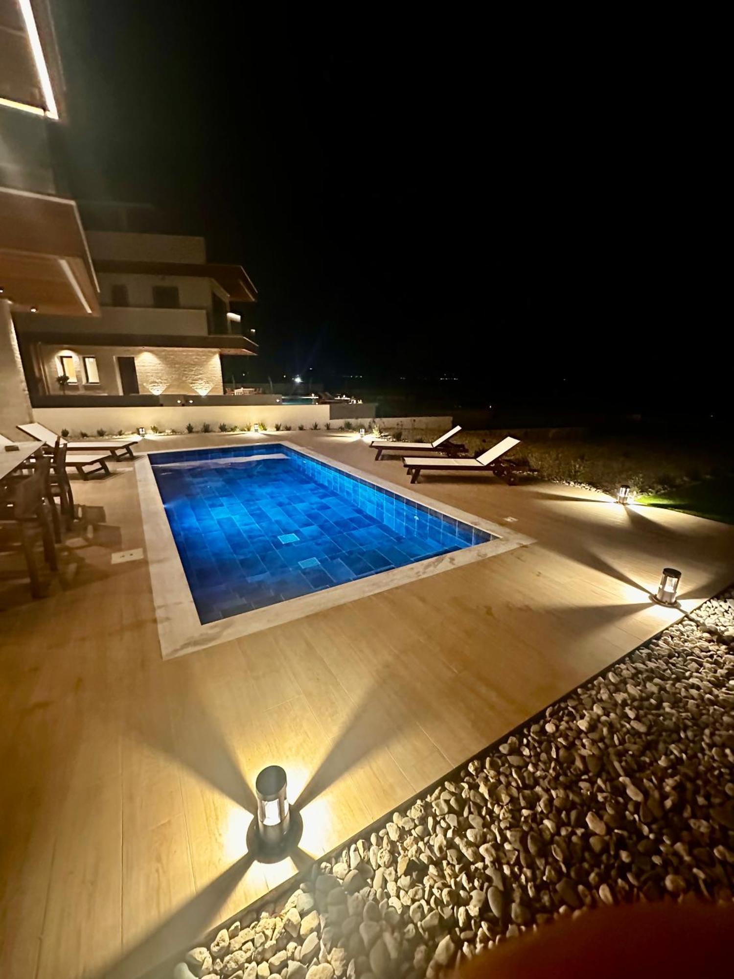 Villa Santa Barbara Seafront W Jacuzzi Pool Paphos